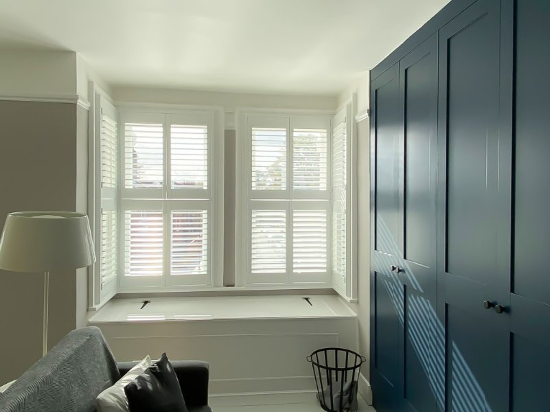 Tier on tier shutters with independent panels